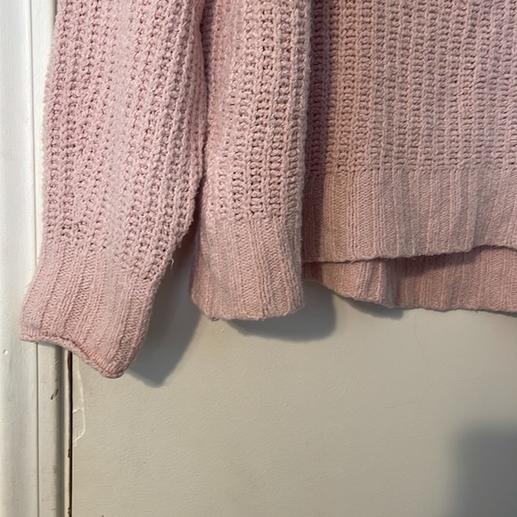 EUC American Eagle light sweater - Picture 3 of 4